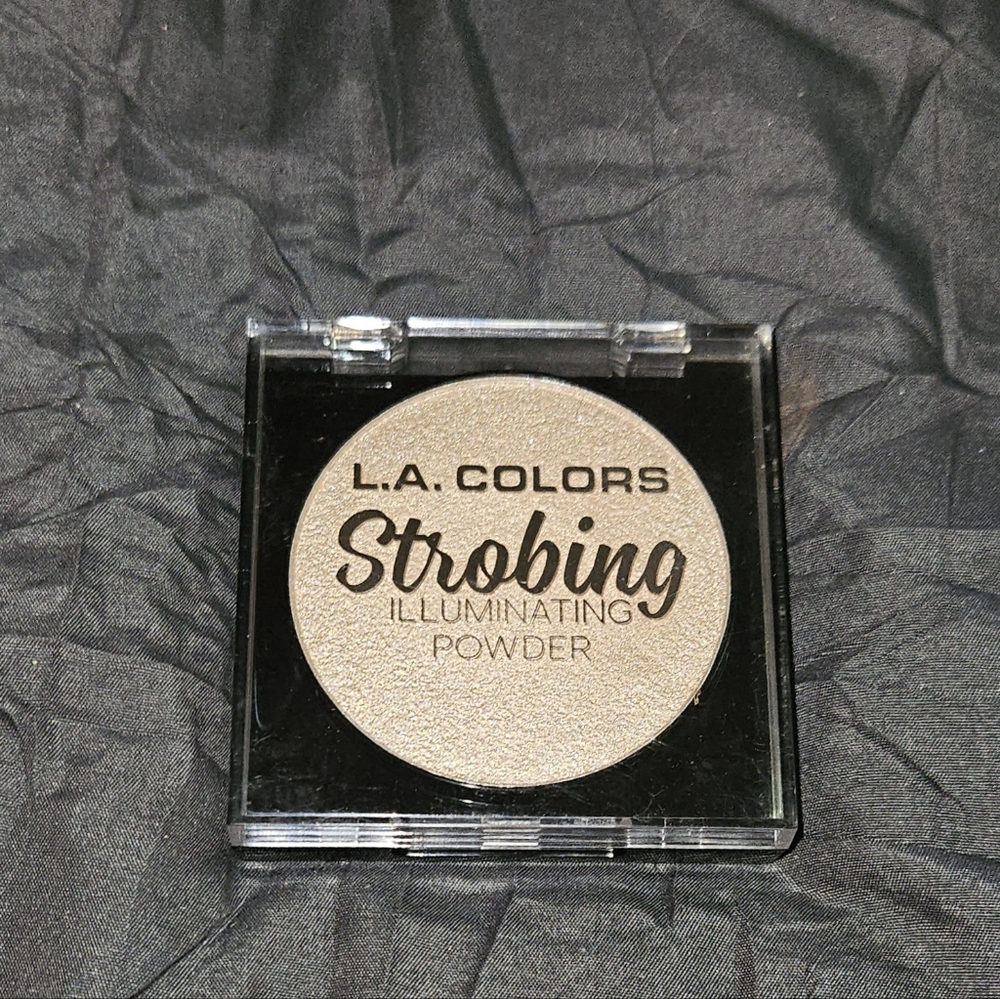 L.A. Colors Strobing Illuminating Powder - CSP256 Champagne 0.16oz